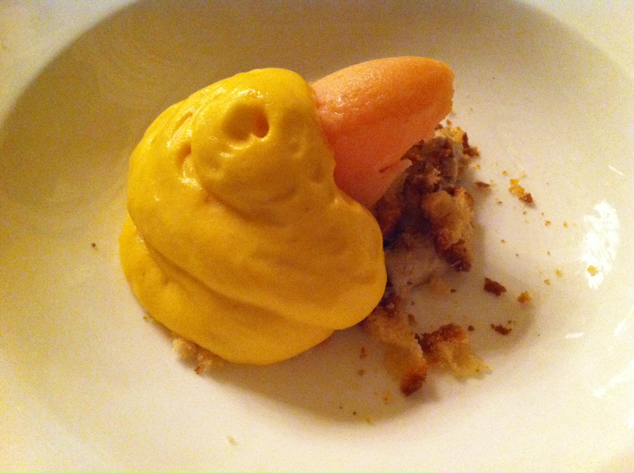 La Embajada Espuma de calabaza con helado de cítricos y migas de torta